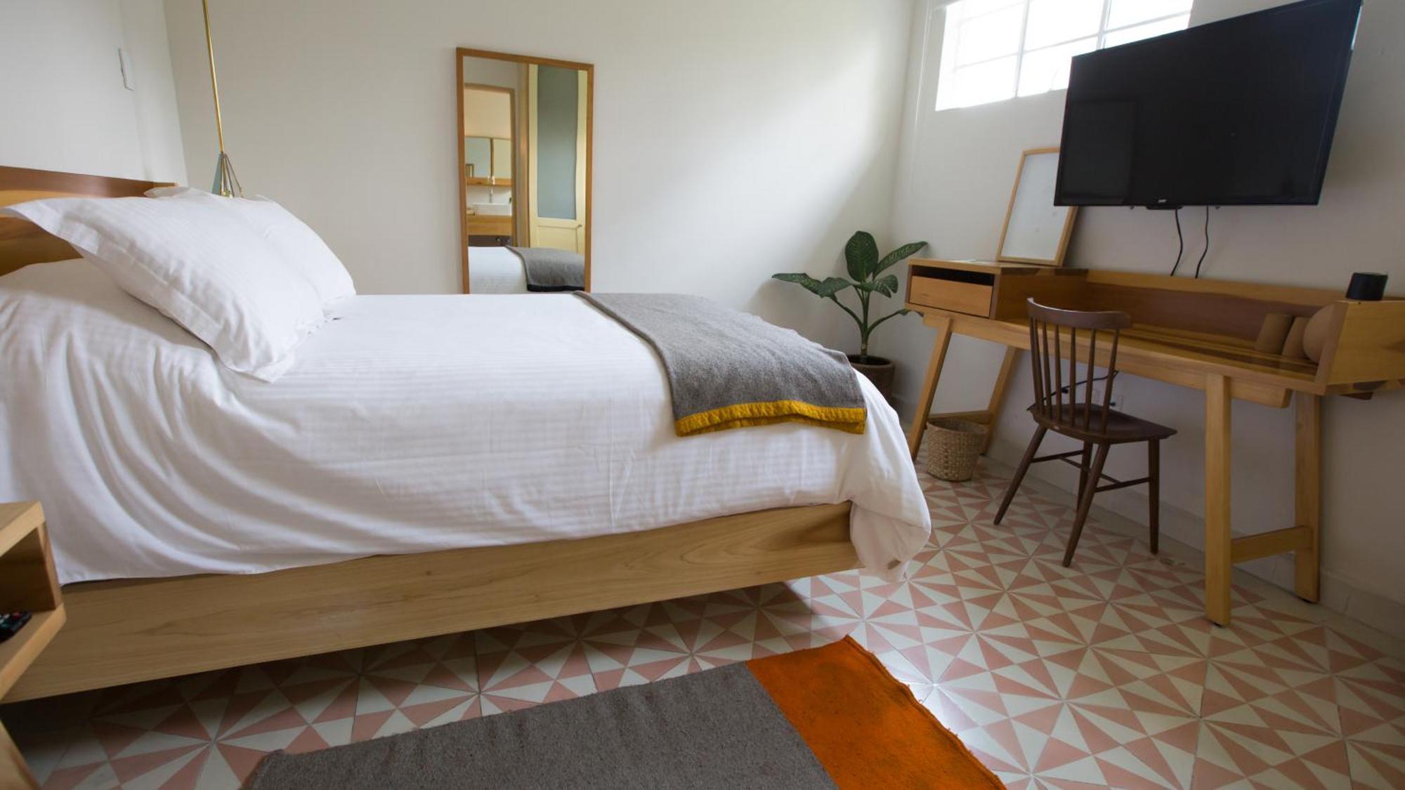 Budget Double Room,694293972:JPEG